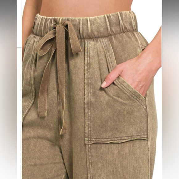 Exposed Seam Flare Hem Acid Wash 100% Cotton Flare Pants With Pockets - Picture 6 of 6